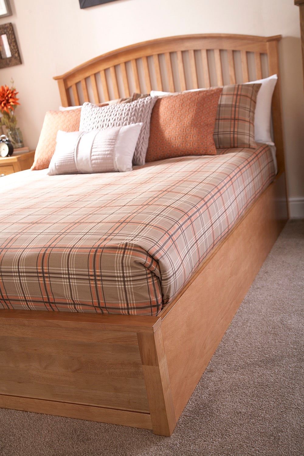 Madrid Wooden Ottoman King Bed - Oak