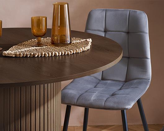 Axel Fluted Dining Table with 4 Fabric Chairs - Walnut