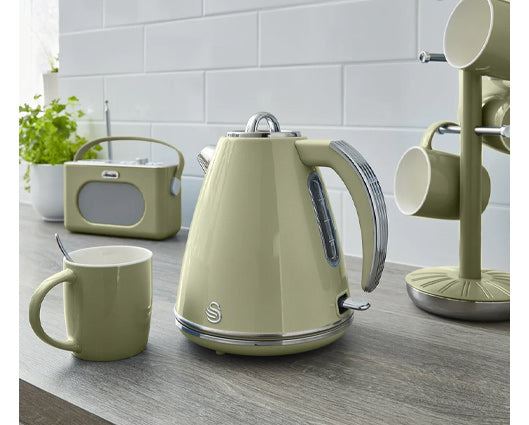 Swan 1.5L Retro Jug Kettle Green